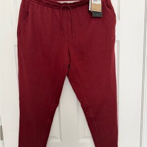 Nike Men's Maroon Sweatpants